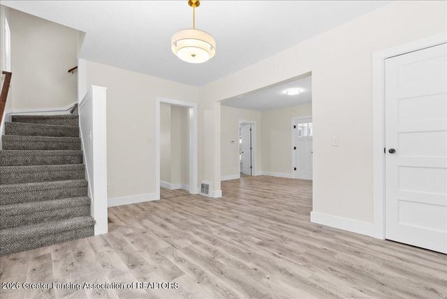 815 W Main Street, Grand Ledge, MI 48837