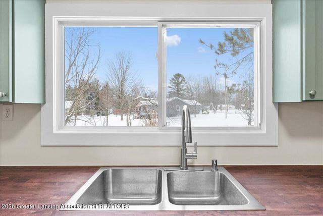 815 W Main Street, Grand Ledge, MI 48837