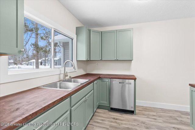 815 W Main Street, Grand Ledge, MI 48837