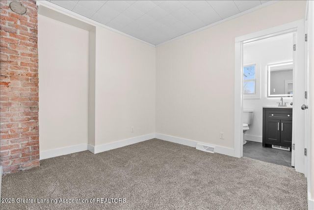 815 W Main Street, Grand Ledge, MI 48837