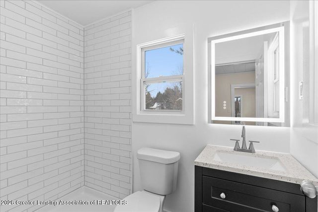 815 W Main Street, Grand Ledge, MI 48837