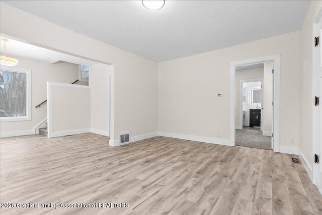 815 W Main Street, Grand Ledge, MI 48837