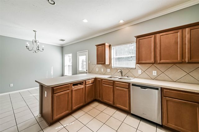 8726 Old Maple Lane, Humble, TX 77338