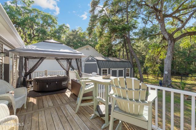 42 Canopy Lane, St. Helena Island, SC 29920