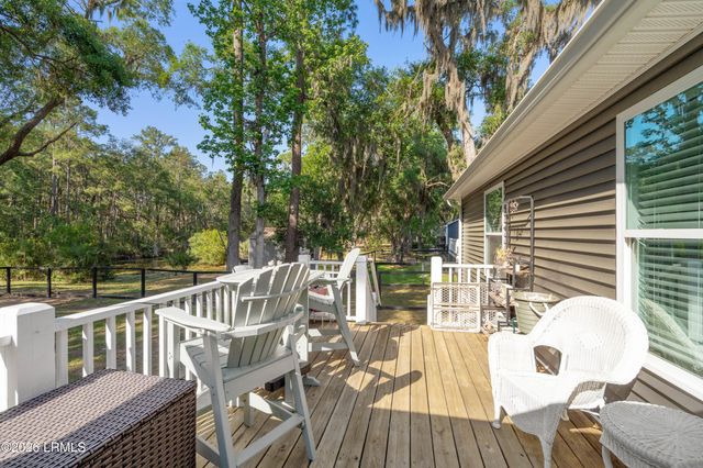 42 Canopy Lane, St. Helena Island, SC 29920
