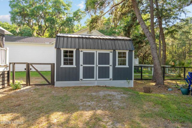 42 Canopy Lane, St. Helena Island, SC 29920