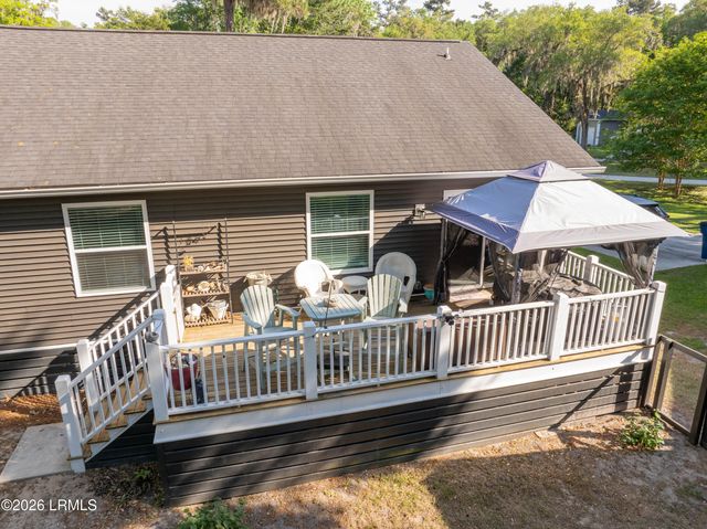 42 Canopy Lane, St. Helena Island, SC 29920