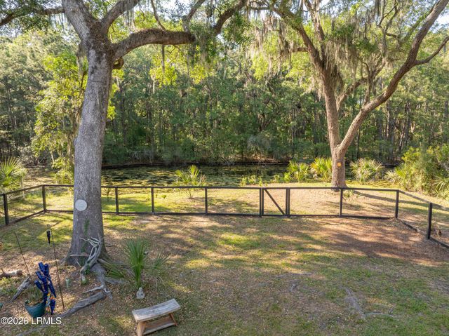42 Canopy Lane, St. Helena Island, SC 29920