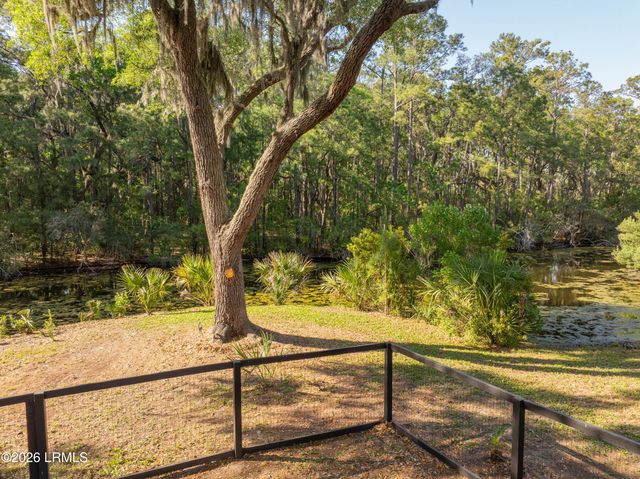 42 Canopy Lane, St. Helena Island, SC 29920
