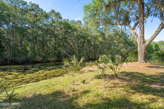 42 Canopy Lane, St. Helena Island, SC 29920