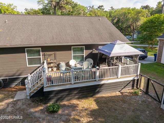 42 Canopy Lane, St. Helena Island, SC 29920