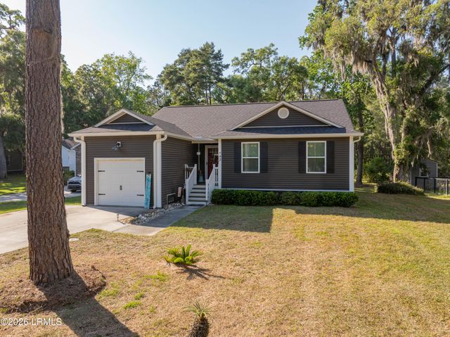 42 Canopy Lane, St. Helena Island, SC 29920