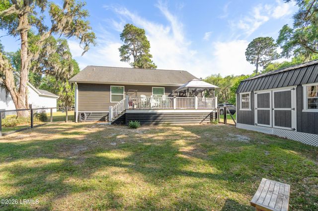 42 Canopy Lane, St. Helena Island, SC 29920