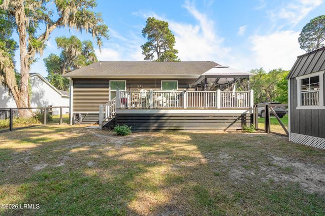 42 Canopy Lane, St. Helena Island, SC 29920
