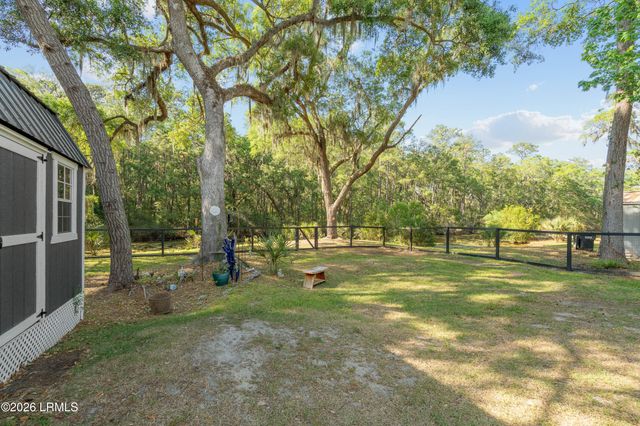 42 Canopy Lane, St. Helena Island, SC 29920