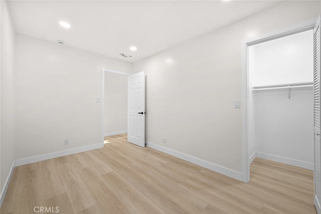Image 30 of property listing at 2115 S Redondo, Los Angeles, CA 90016