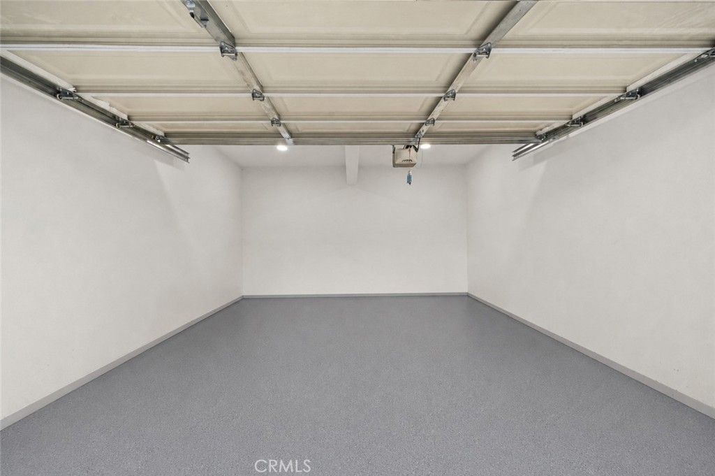 Image 44 of property listing at 2115 S Redondo, Los Angeles, CA 90016