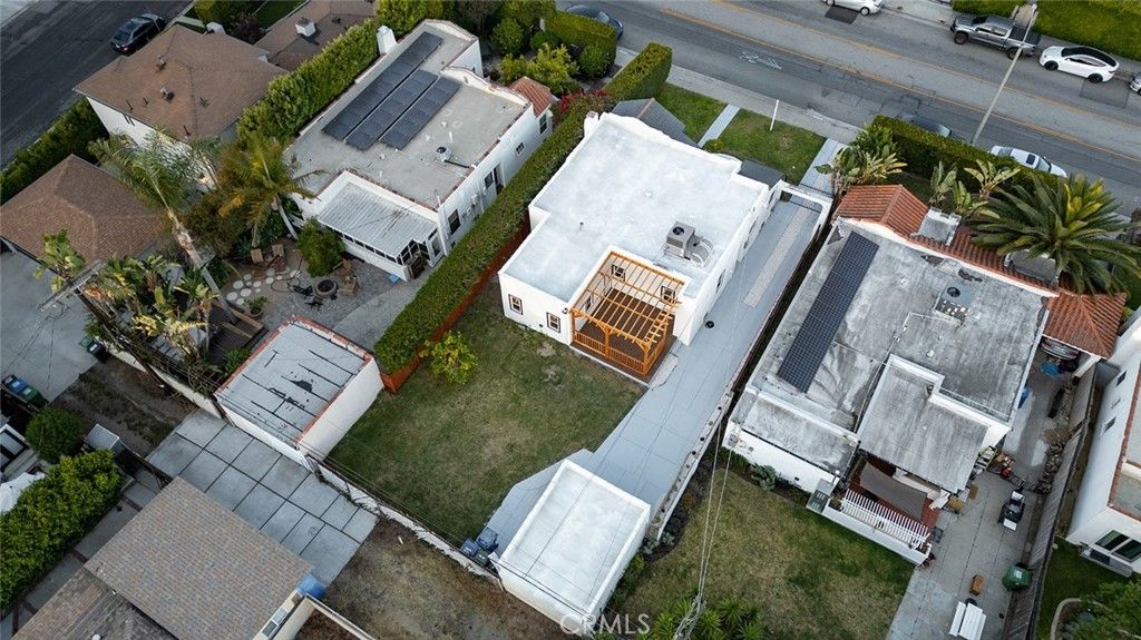 Image 48 of property listing at 2115 S Redondo, Los Angeles, CA 90016