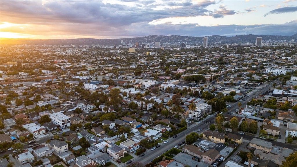 Image 53 of property listing at 2115 S Redondo, Los Angeles, CA 90016