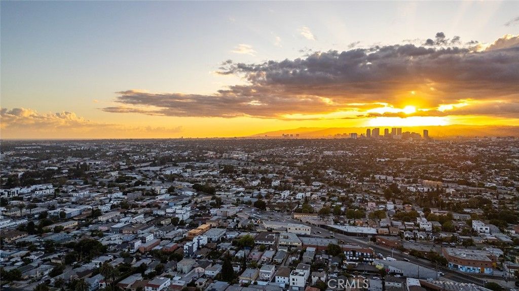 Image 54 of property listing at 2115 S Redondo, Los Angeles, CA 90016