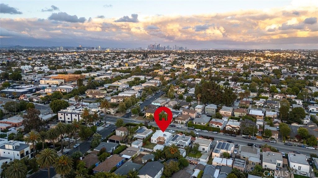 Image 55 of property listing at 2115 S Redondo, Los Angeles, CA 90016