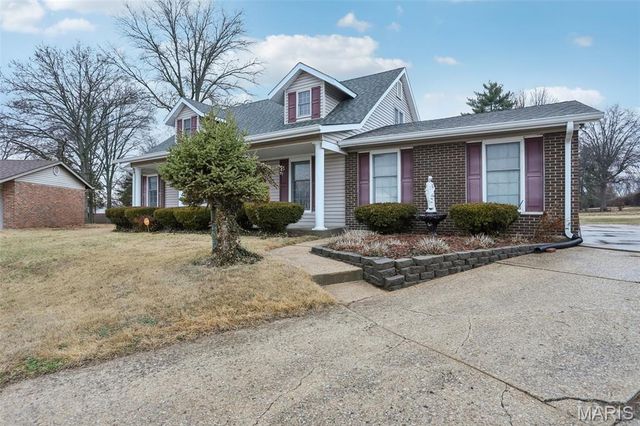 3805 Combraille Court, Florissant, MO 63034