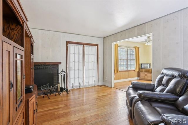 3805 Combraille Court, Florissant, MO 63034