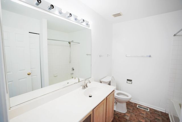 2441 Oneida Lane 2441, Naperville, IL 60563