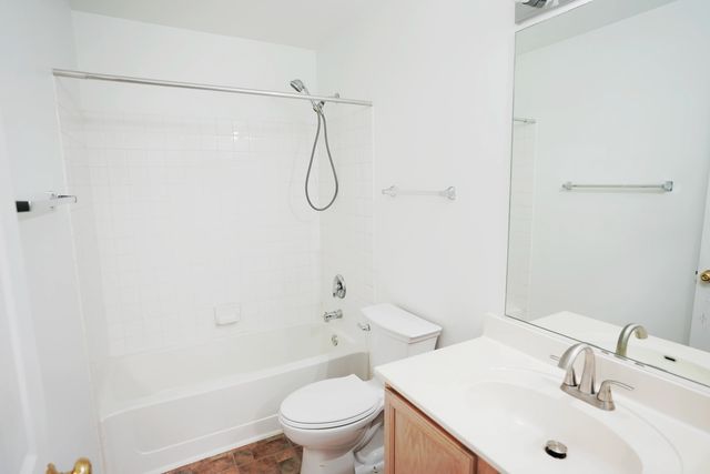 2441 Oneida Lane 2441, Naperville, IL 60563