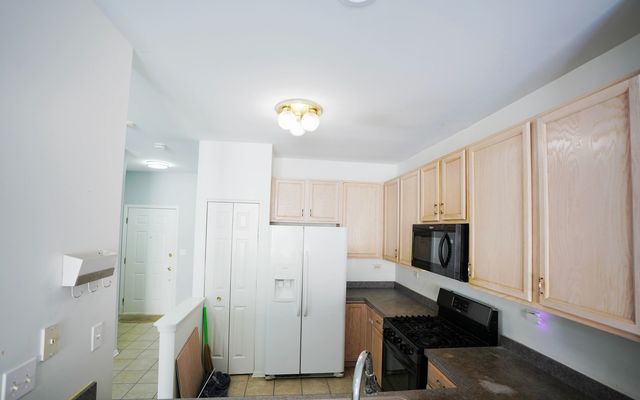 2441 Oneida Lane 2441, Naperville, IL 60563