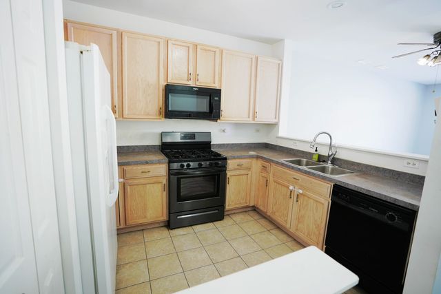 2441 Oneida Lane 2441, Naperville, IL 60563