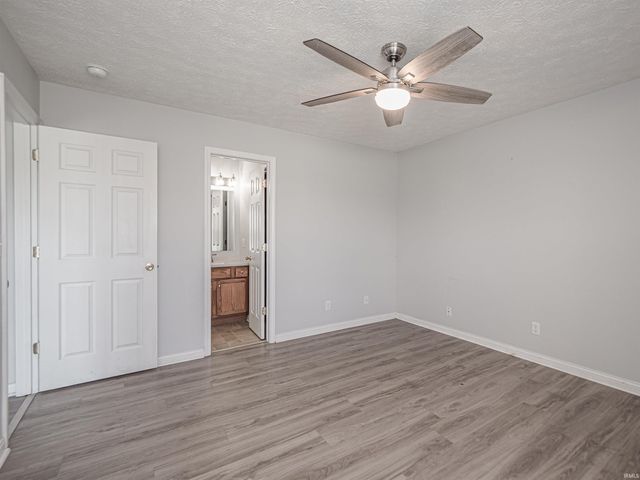9901 Chatteris Road, Evansville, IN 47725
