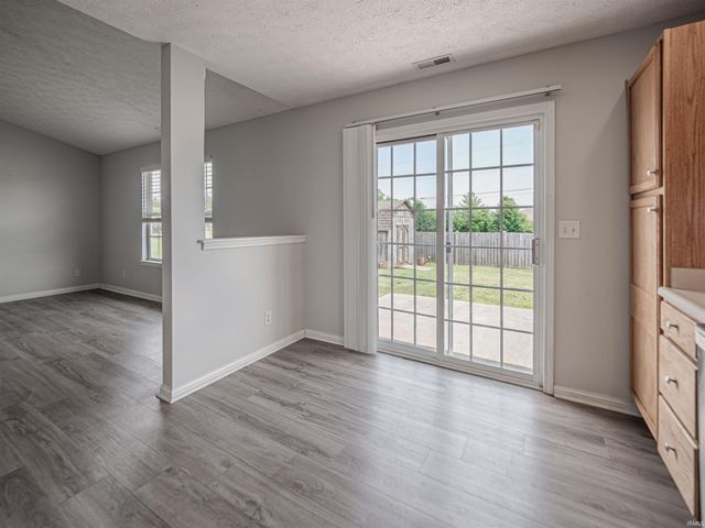 9901 Chatteris Road, Evansville, IN 47725