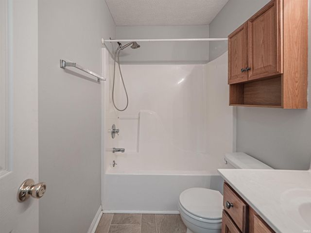 9901 Chatteris Road, Evansville, IN 47725
