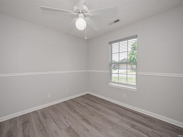 9901 Chatteris Road, Evansville, IN 47725