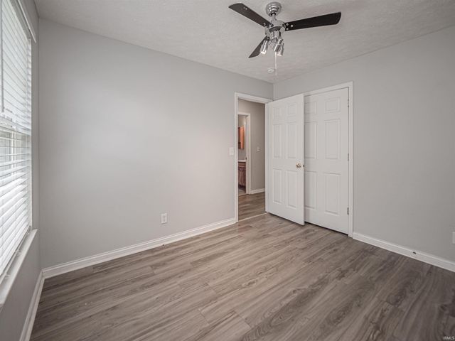 9901 Chatteris Road, Evansville, IN 47725