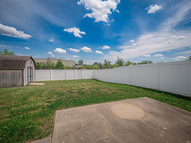 9901 Chatteris Road, Evansville, IN 47725