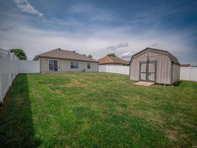9901 Chatteris Road, Evansville, IN 47725