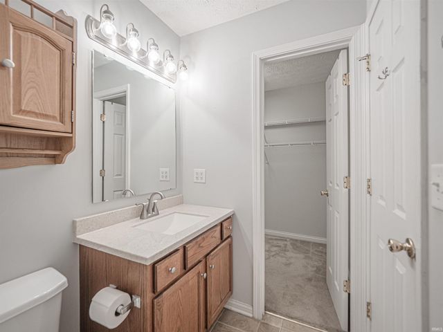 9901 Chatteris Road, Evansville, IN 47725