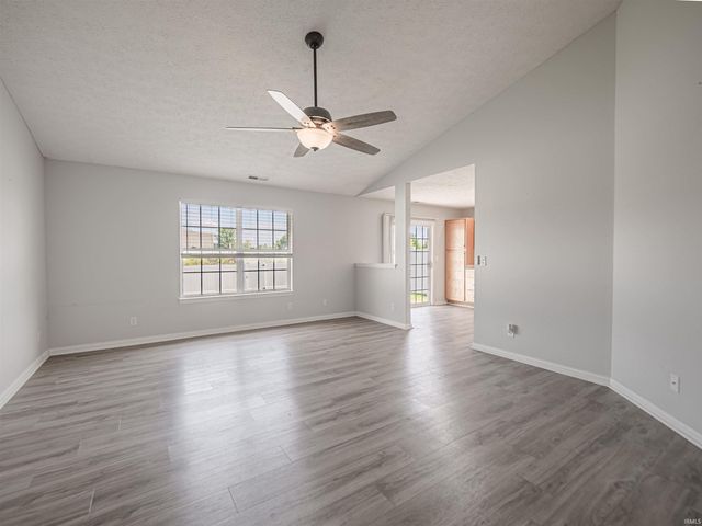 9901 Chatteris Road, Evansville, IN 47725