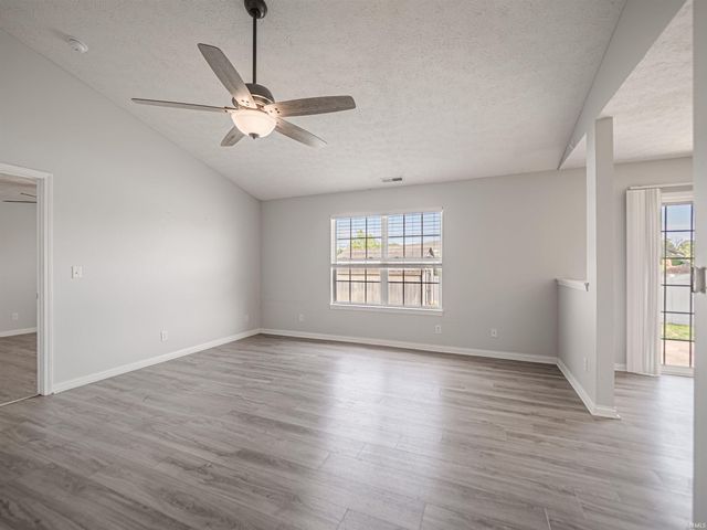 9901 Chatteris Road, Evansville, IN 47725