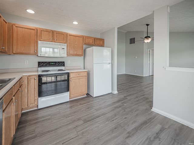 9901 Chatteris Road, Evansville, IN 47725