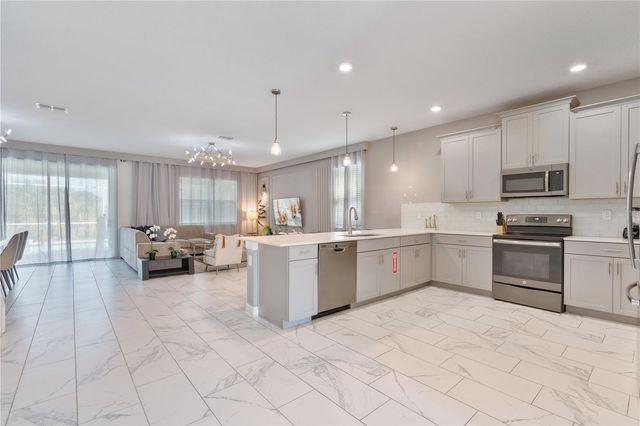 8825 CRUDEN BAY COURT, Davenport, FL 33896