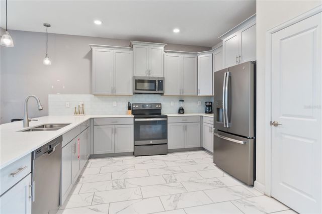 8825 CRUDEN BAY COURT, Davenport, FL 33896