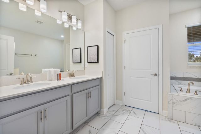 8825 CRUDEN BAY COURT, Davenport, FL 33896