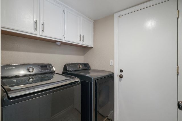 9502 Village Tree Dr, Elk Grove, CA 95758