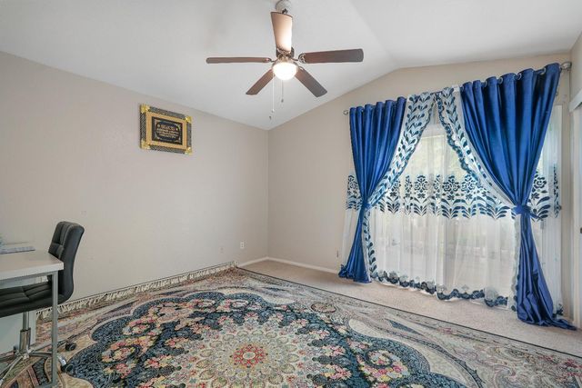 9502 Village Tree Dr, Elk Grove, CA 95758