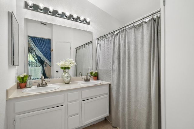 9502 Village Tree Dr, Elk Grove, CA 95758