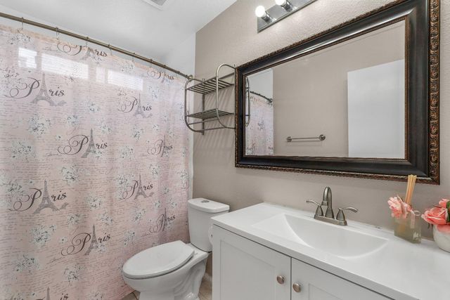 9502 Village Tree Dr, Elk Grove, CA 95758