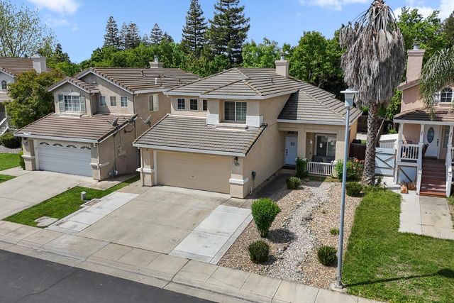 9502 Village Tree Dr, Elk Grove, CA 95758